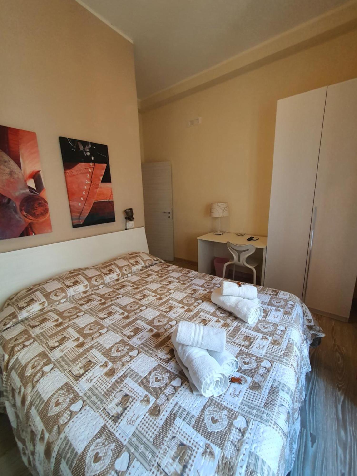 4Rooms Guest House Free Wi-Fi 살레르노 외부 사진