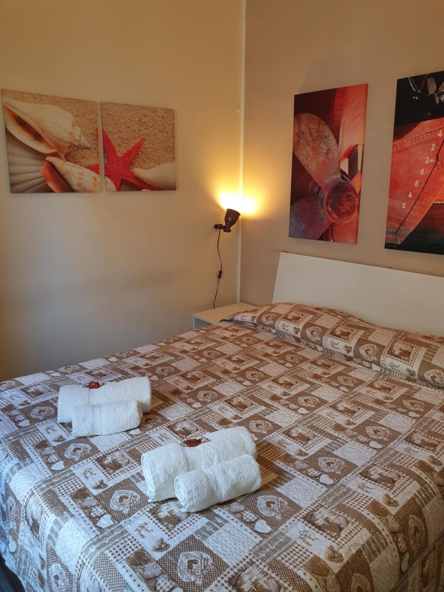 4Rooms Guest House Free Wi-Fi 살레르노 외부 사진