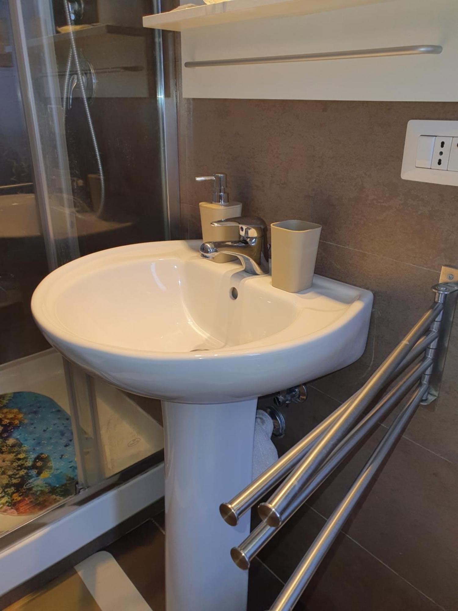 4Rooms Guest House Free Wi-Fi 살레르노 외부 사진
