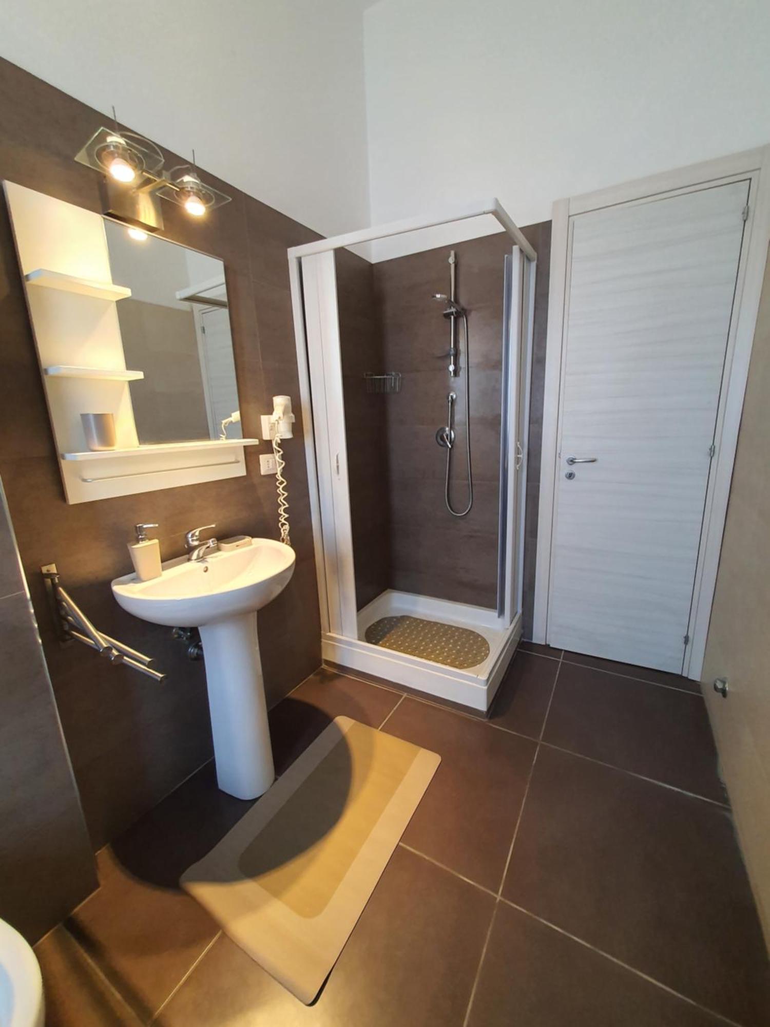 4Rooms Guest House Free Wi-Fi 살레르노 외부 사진