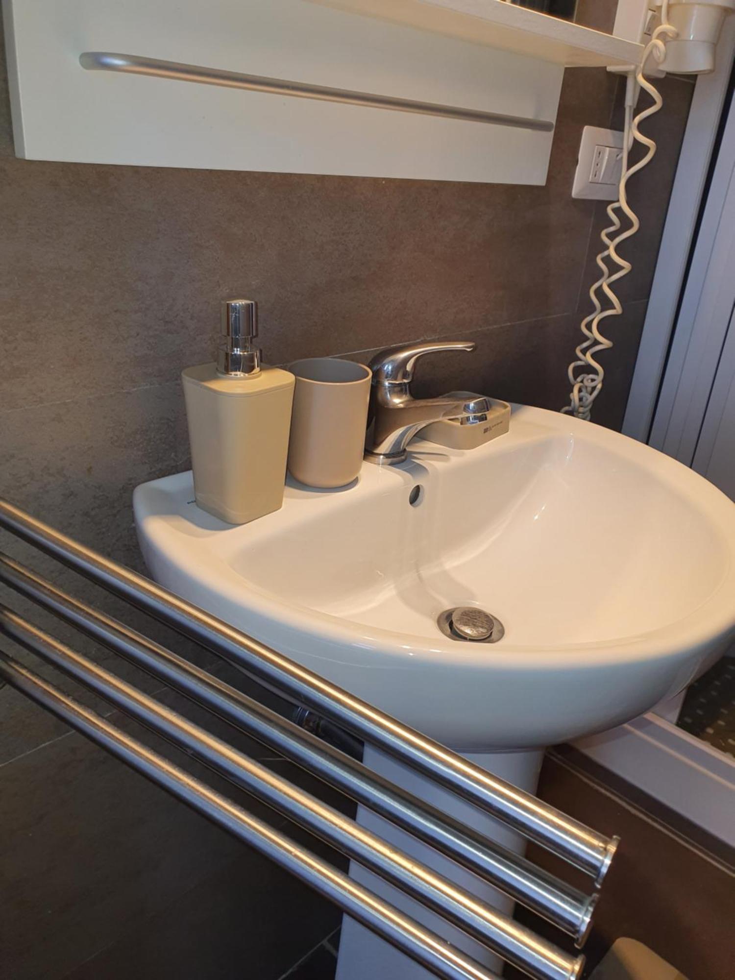 4Rooms Guest House Free Wi-Fi 살레르노 외부 사진