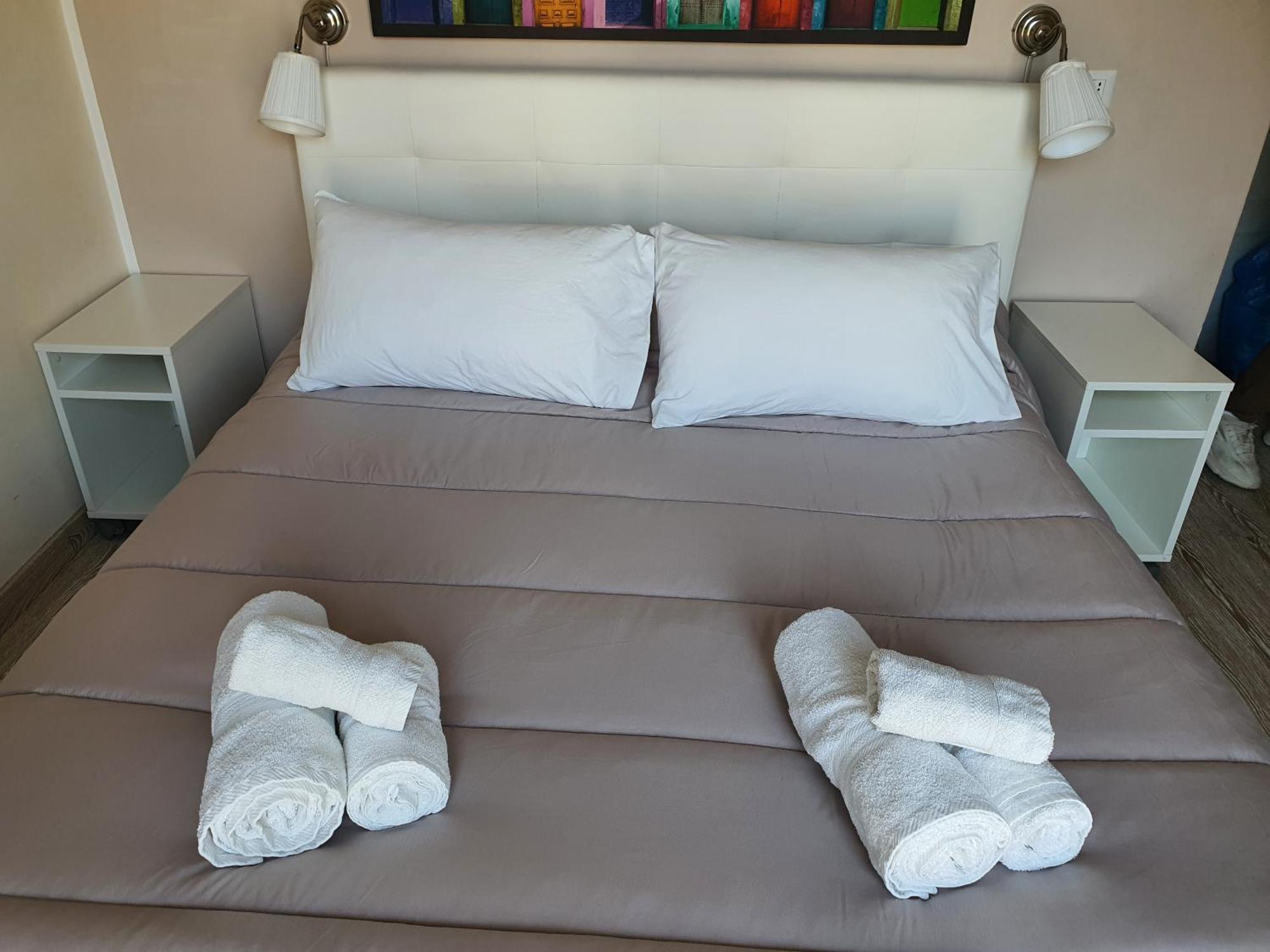 4Rooms Guest House Free Wi-Fi 살레르노 외부 사진