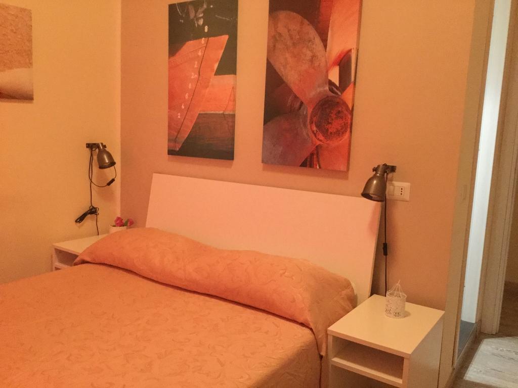 4Rooms Guest House Free Wi-Fi 살레르노 외부 사진