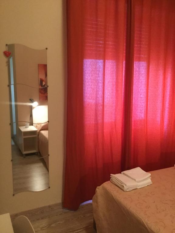 4Rooms Guest House Free Wi-Fi 살레르노 외부 사진